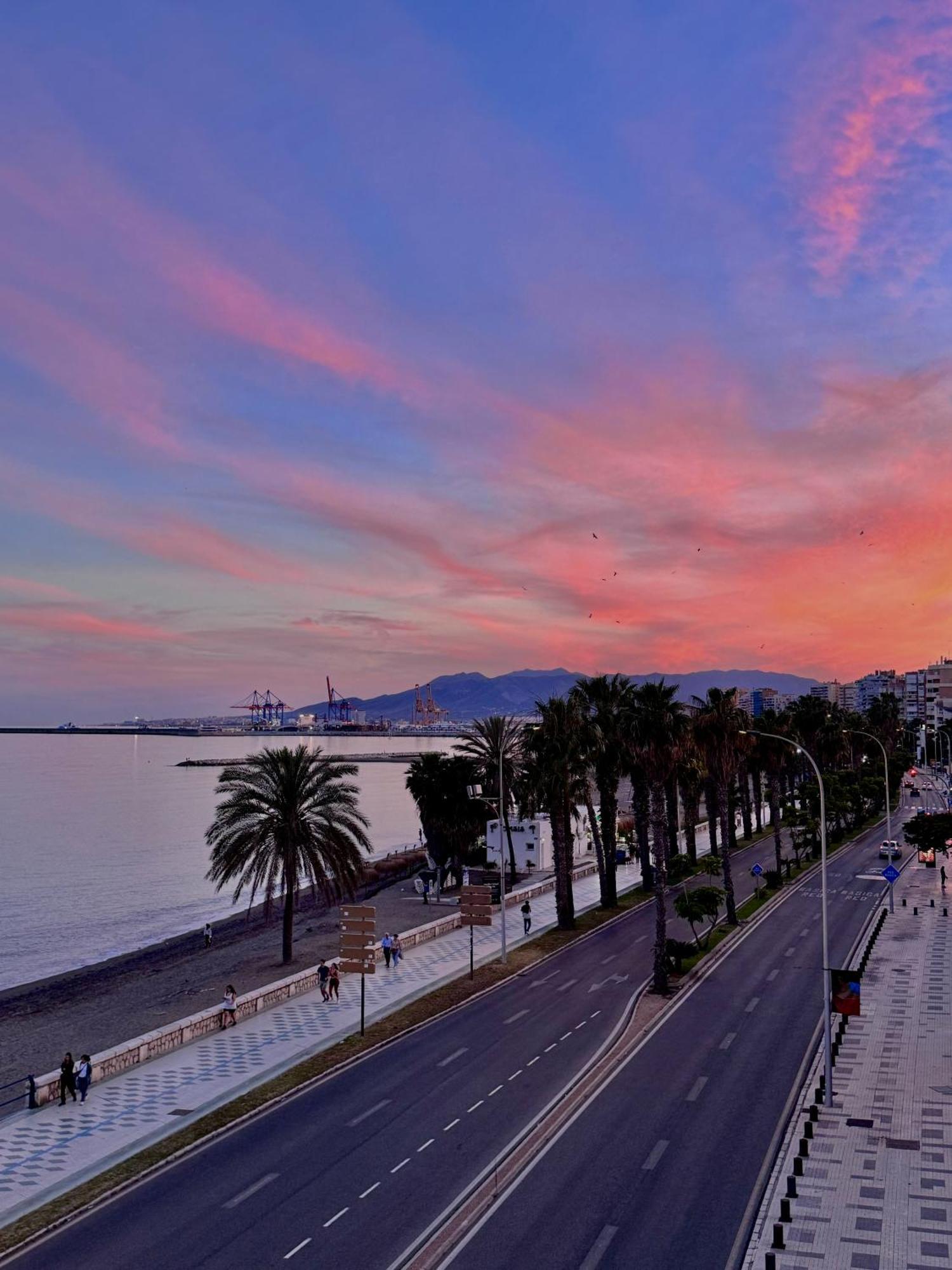 Playa El Palo Apartment Malaga Bagian luar foto