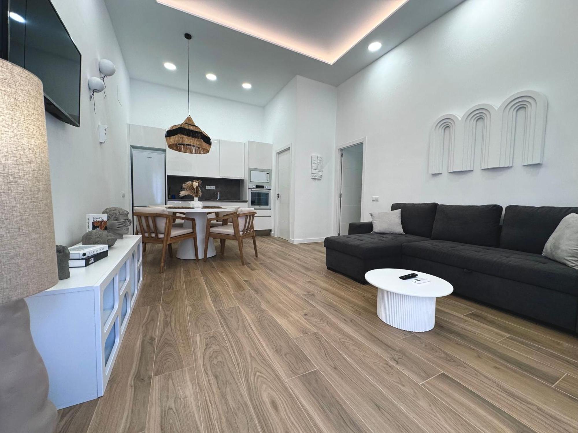 Playa El Palo Apartment Malaga Bagian luar foto